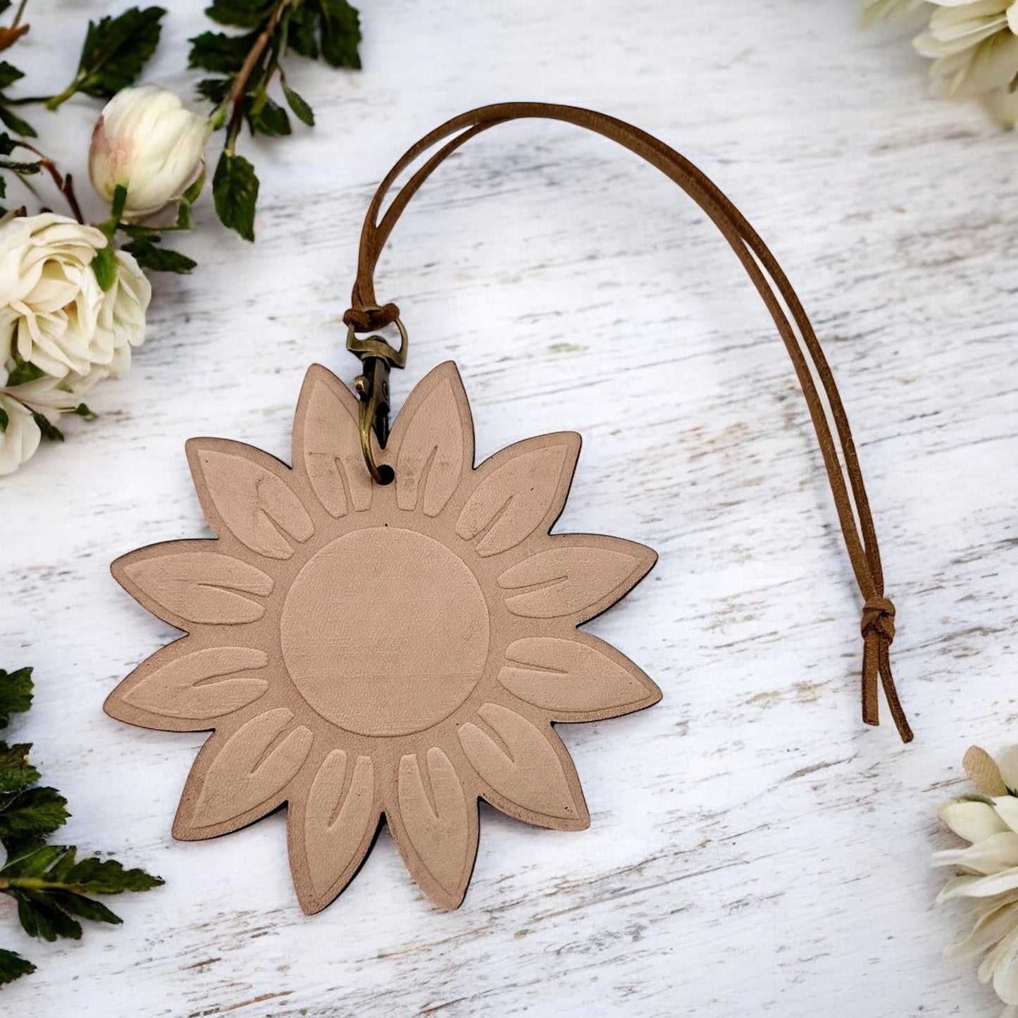 Simple Daisy Leather Freshie
